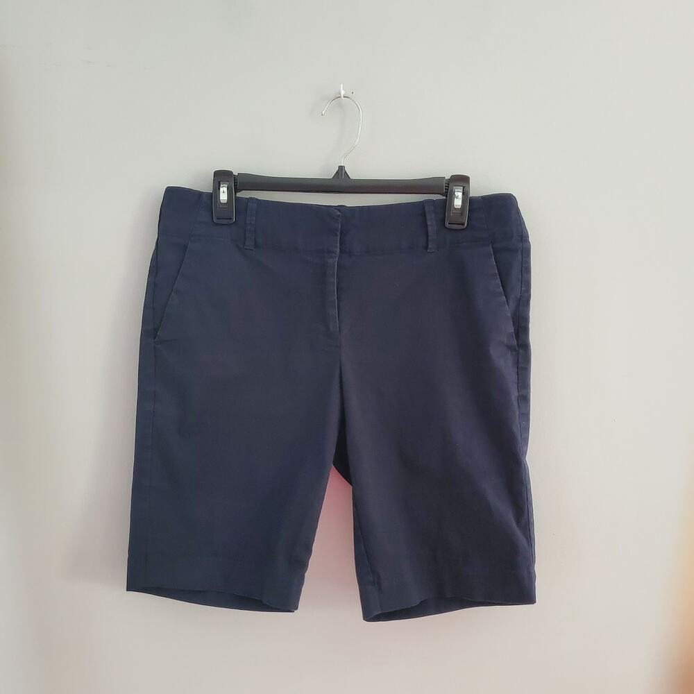 Ann Taylor Navy Blue Lightweight Bermuda Shorts Size 8